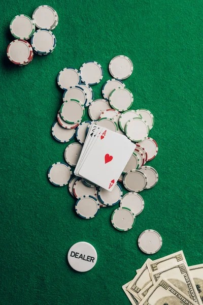 Live dealer dealing cards in Boxing category